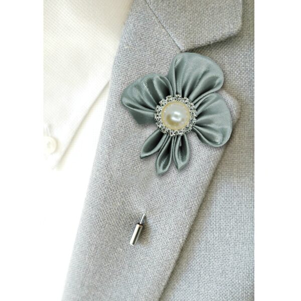 lapel boutonniere