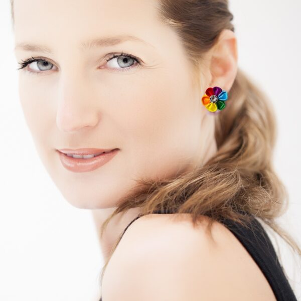 a woman wearing Kanzashi earrings